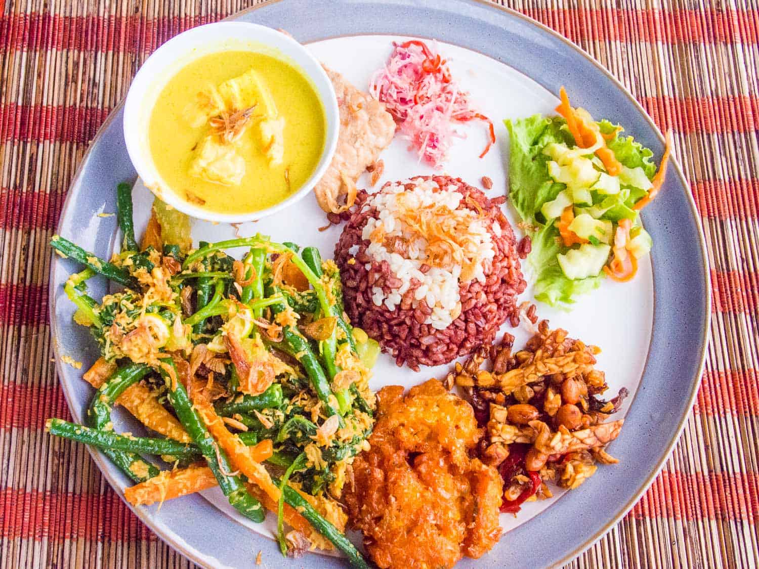 main-ubud-vegetarian-restaurants-sari-organik